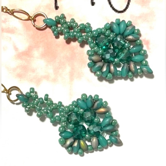 Handcrafted green Japanese seed beads & Crystal beads dangle Fashion Earring - Picture 2 of 4